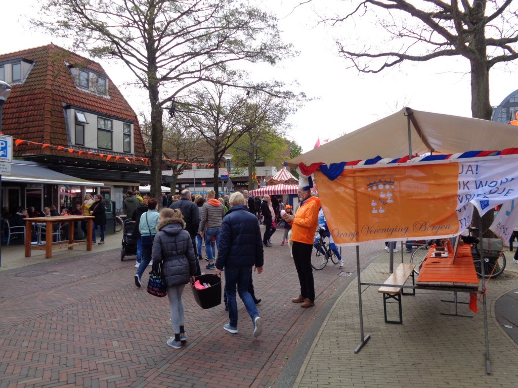 2017_0427_112937.jpg - Koningsdag Bergen