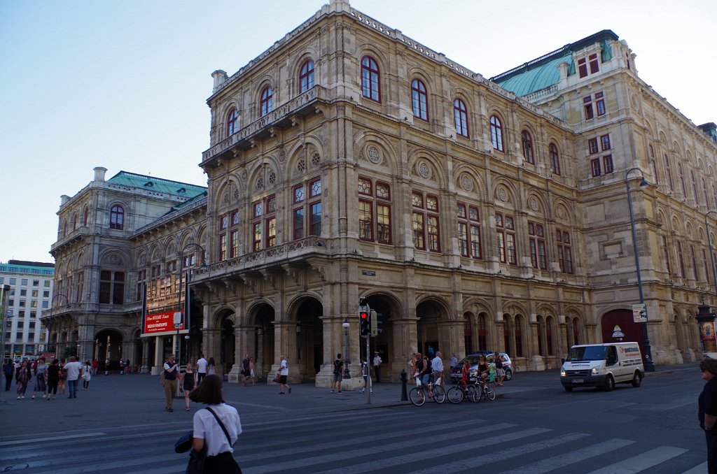 2017_0830_181906.JPG - Opera Vienna Austria