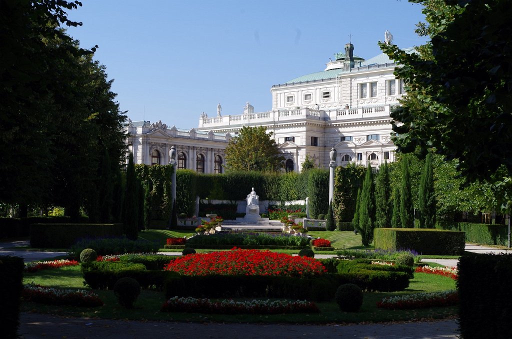 2017_0831_154407.JPG - Volksgarten