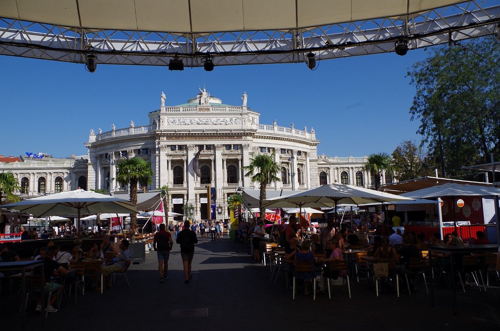 2017_0831_155911.JPG - Burgtheater