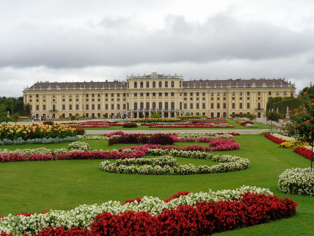 2017_0901_144144.JPG - Schoenbrunn