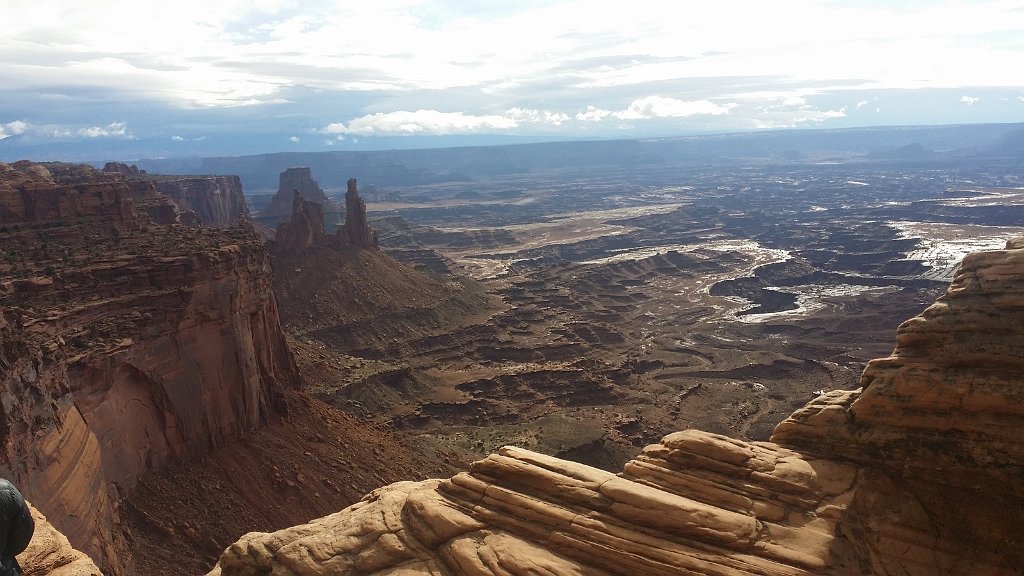 2018_0323_085620.jpg - Canyonlands Island in the Sky - Mesa Arch