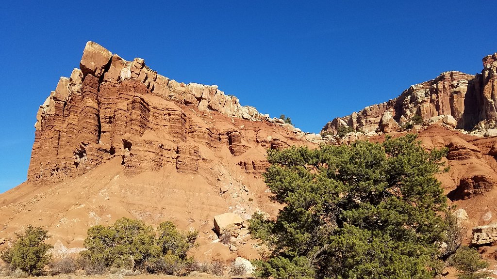 2018_1114_102625.jpg - Capitol Reef Scenic Drive