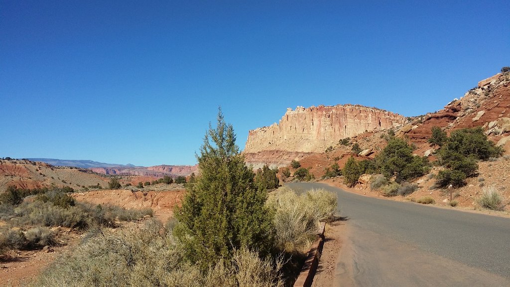 2018_1114_122031.jpg - Capitol Reef Scenic Drive