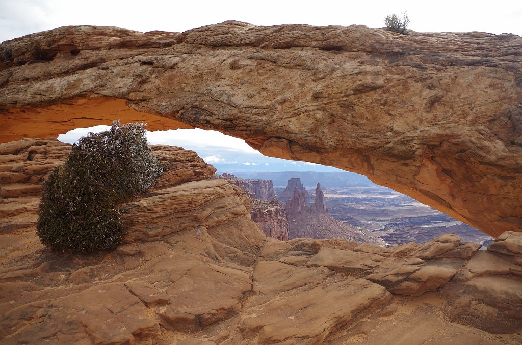 2018_0323_085911.JPG - Canyonlands Island in the Sky - Mesa Arch