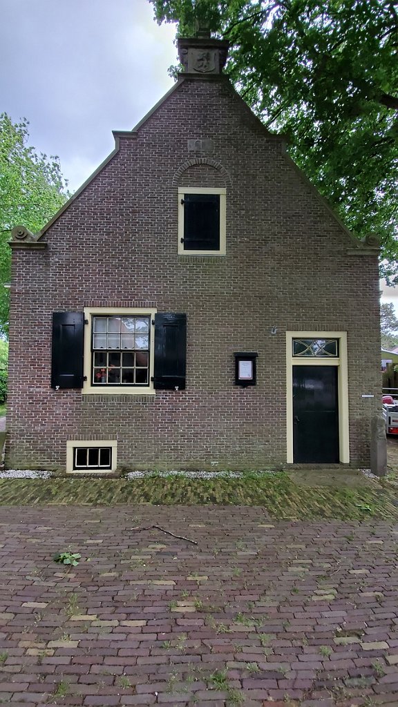 2019_0608_203833.jpg - Groet - het kleinste raadhuis van Nederland