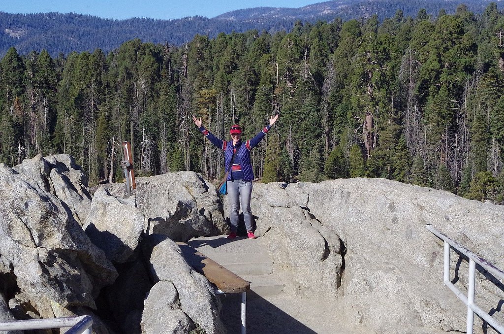 2019_1104_132231.JPG - Sequoia NP - on top of Moro Rock