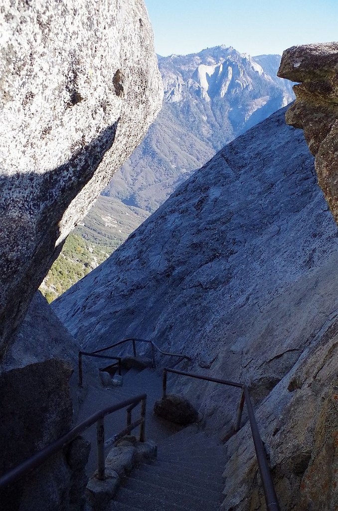 2019_1104_133631.JPG - Sequoia NP - Moro Rock