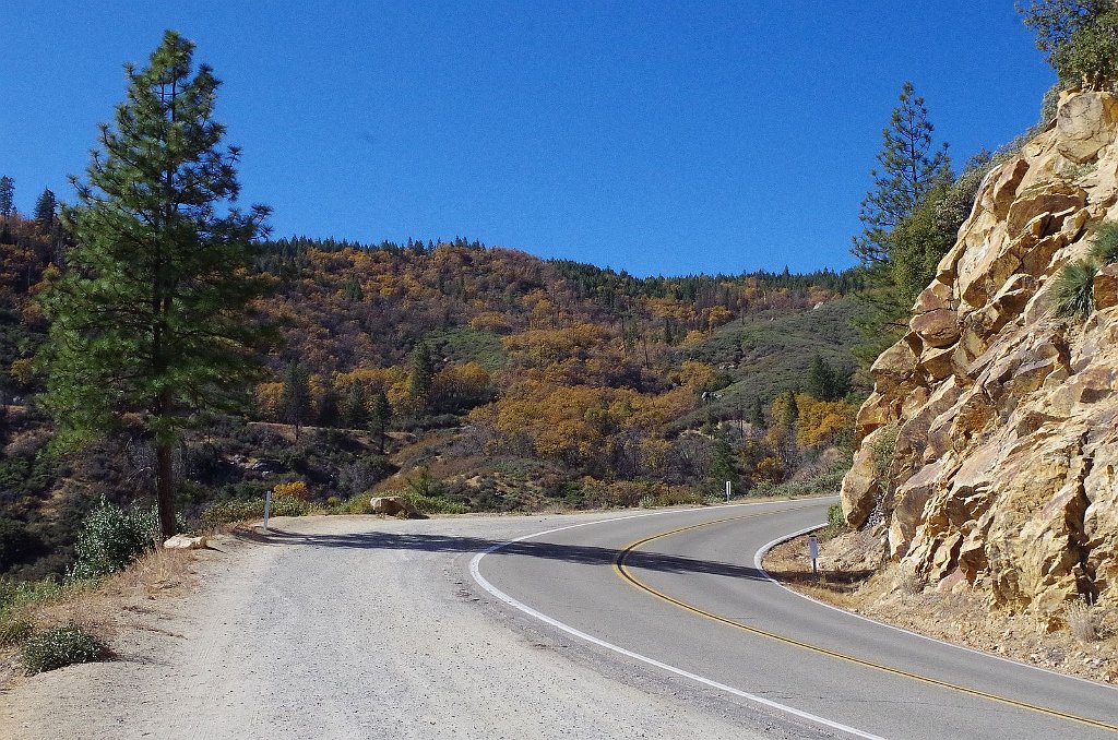 2019_1105_120043.JPG - Kings Canyon NP - Scenic Byway