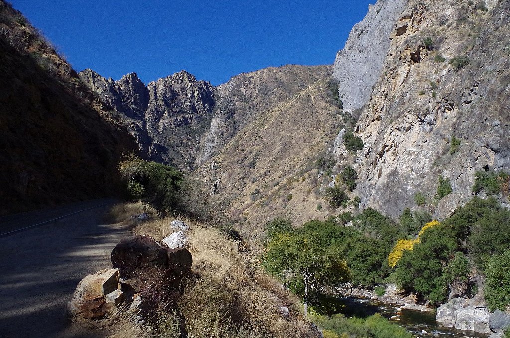 2019_1105_122734.JPG - Kings Canyon NP - Scenic Byway