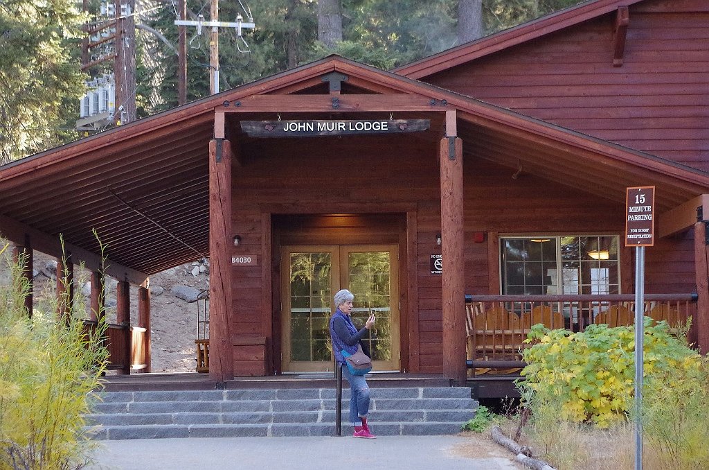 2019_1107_082459.JPG - Kings Canyon NP - John Muir Lodge - connecting with Violet